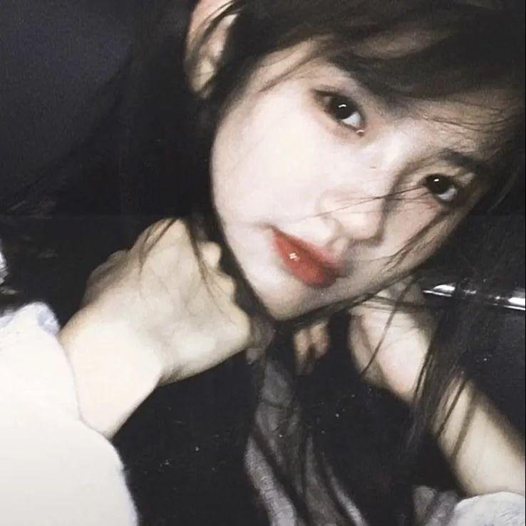 少年与水球
